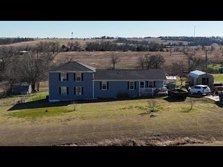 104 COUNTY ROAD 412B, Lott, TX Home photo