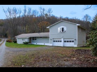 107 REDBUD LANE, LATROBE, PA Home photo