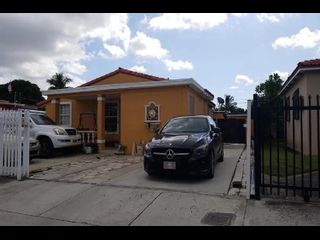240 E 39TH ST, HIALEAH, FL Home photo