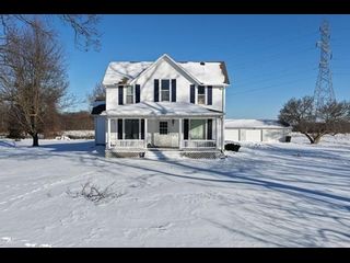 8072 E 250 S, Pierceton, IN Home photo