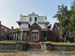 4612 W BROADWAY, Louisville, KY Home photo