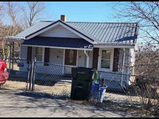 424 MAGAZINE ST, Pulaski, VA Home photo