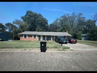 685 QUEEN CIR, Jackson, MS Home photo