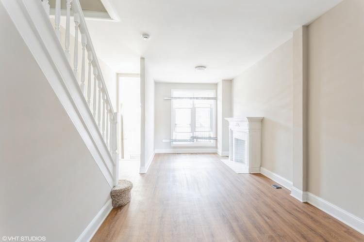 Image indicates image in position 1