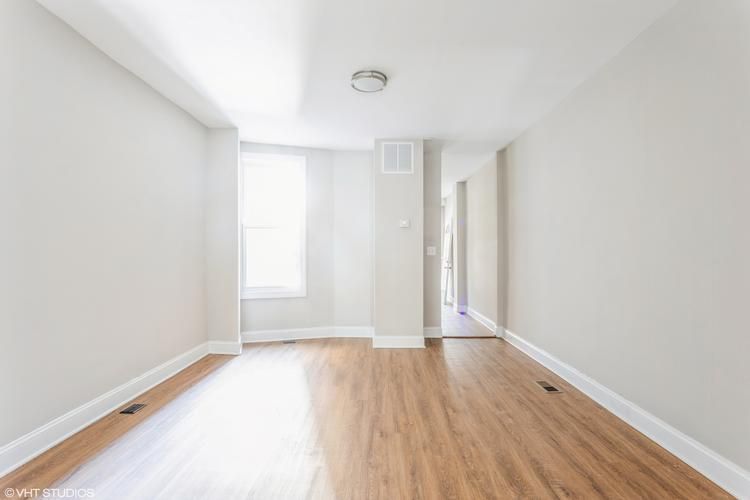 Image indicates image in position 2