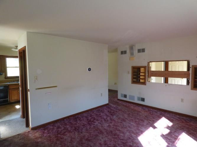 Image indicates image in position 2