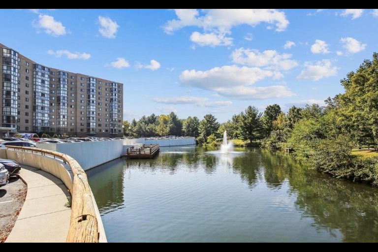 Image indicates image in position 2